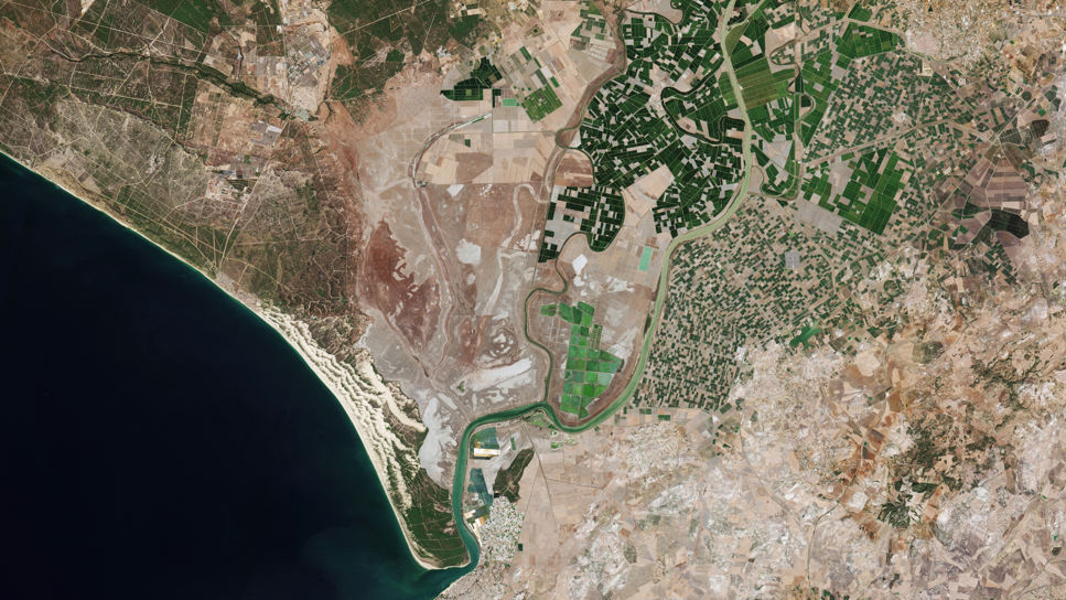 En av de första bilderna från Sentinel-2C visar en tydlig vy över Sevilla och dess omgivningar i södra Spanien.