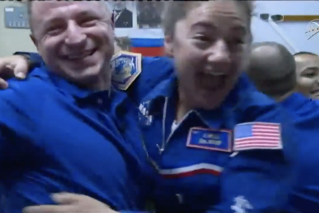 Jessica Meir framme på rymdstationen!