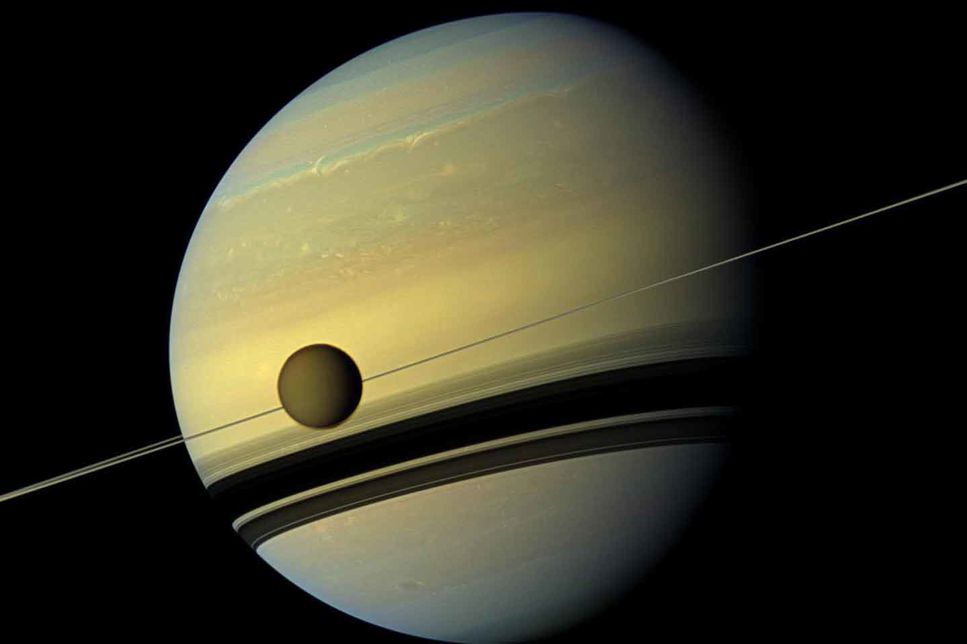 Dagens bild: Saturnus med sin måne